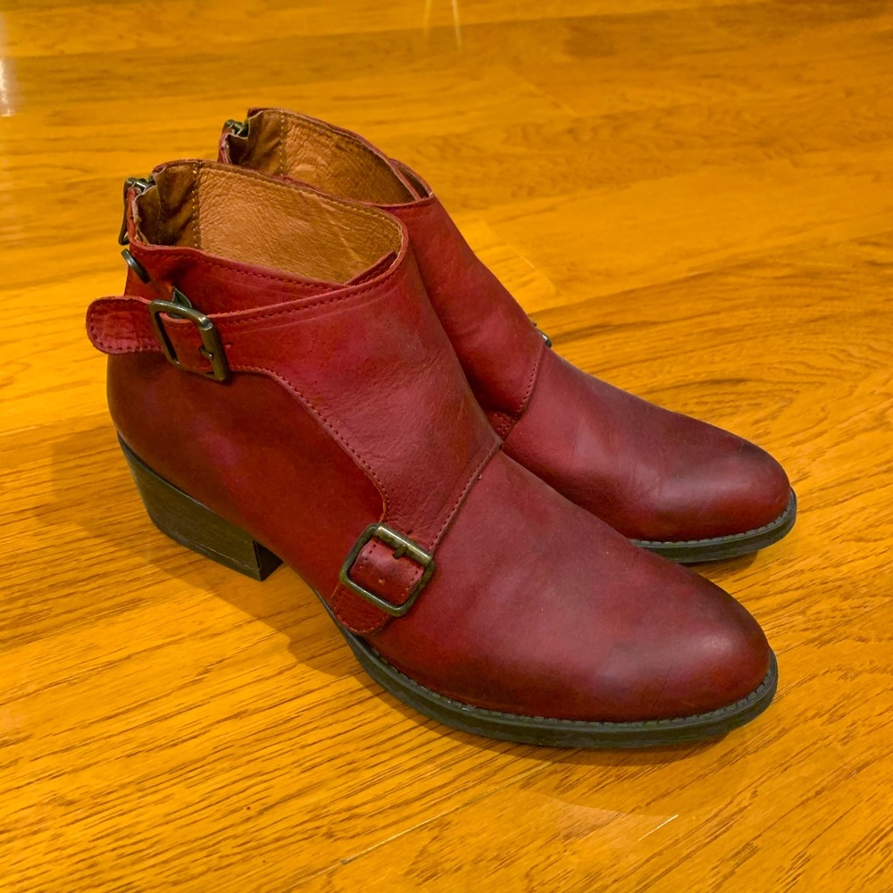 Burgundy leather ankle zip up boots, Portugese.